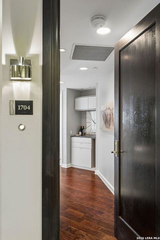 4242 Broadway APT 1704, San Antonio, TX 78209