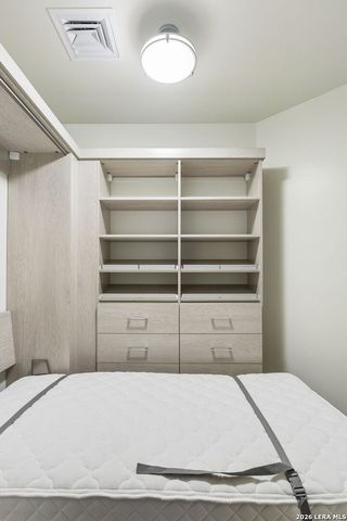 4242 Broadway APT 1704, San Antonio, TX 78209