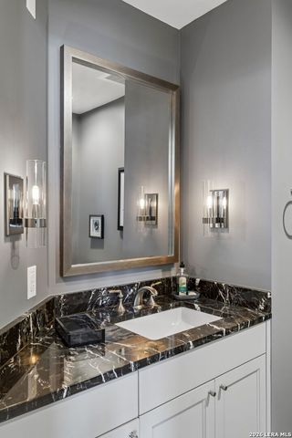 4242 Broadway APT 1704, San Antonio, TX 78209