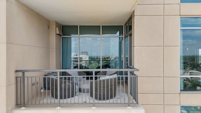 4242 Broadway APT 1704, San Antonio, TX 78209