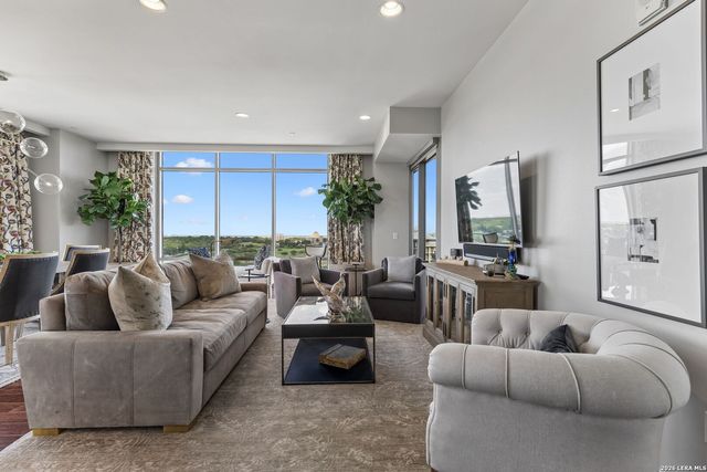 4242 Broadway APT 1704, San Antonio, TX 78209