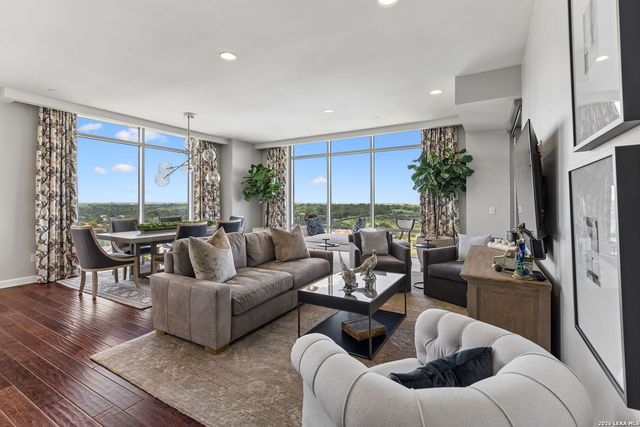 4242 Broadway APT 1704, San Antonio, TX 78209