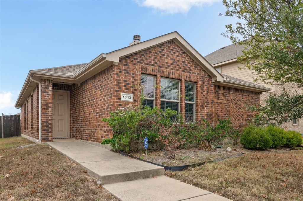 1313 Honeywood Lane, Royse City, TX 75189