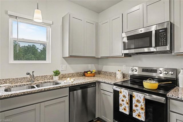 5037 fallmeade Road, Kernersville, NC 27284