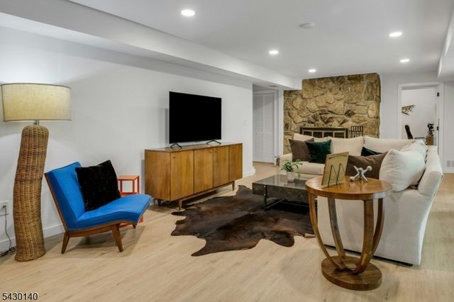 29 Skyline Dr, Morris Twp., NJ 07960