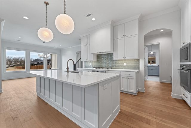 3601 SW Starburst Avenue, Bentonville, AR 72713