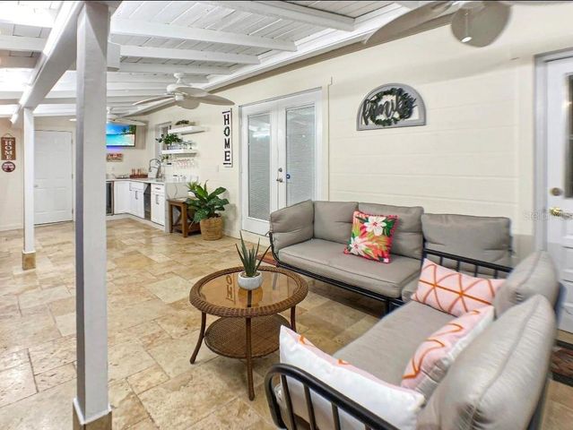 7907 W HIAWATHA STREET, Tampa, FL 33615