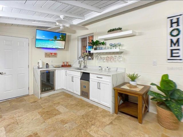 7907 W HIAWATHA STREET, Tampa, FL 33615