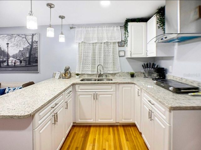 7907 W HIAWATHA STREET, Tampa, FL 33615