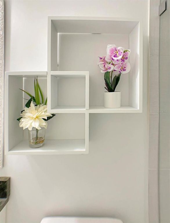 Image 18 of property listing at 7907 W HIAWATHA STREET, Tampa, FL 33615