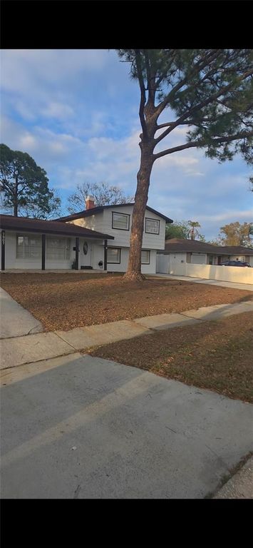 Image 3 of property listing at 7907 W HIAWATHA STREET, Tampa, FL 33615