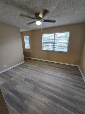 95 SW 3rd St, Pompano Beach, FL 33060