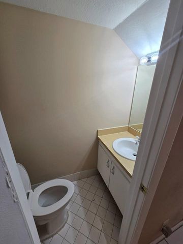 95 SW 3rd St, Pompano Beach, FL 33060