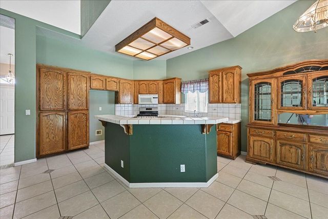 1165 Portola Valley Rd, Yuba City, CA 95993