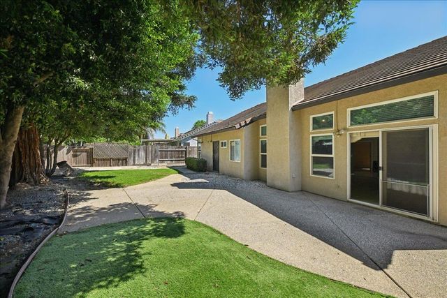 1165 Portola Valley Rd, Yuba City, CA 95993