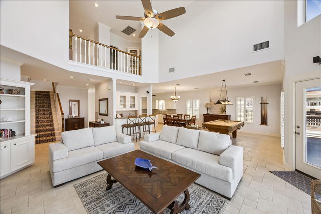 1554 Windsong Way, Tiki Island, TX 77554