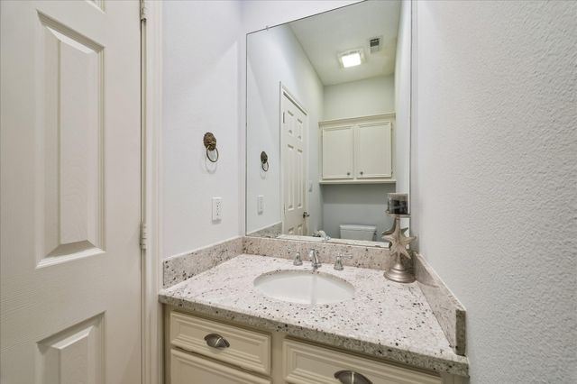 1554 Windsong Way, Tiki Island, TX 77554