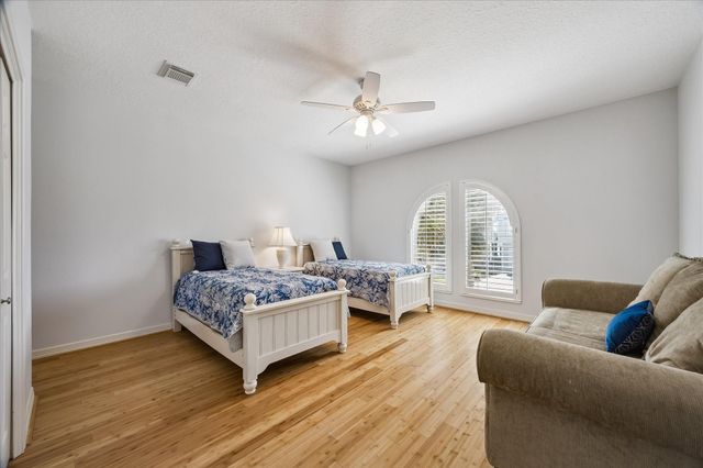 1554 Windsong Way, Tiki Island, TX 77554