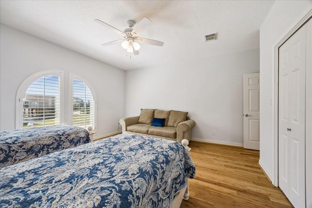 1554 Windsong Way, Tiki Island, TX 77554