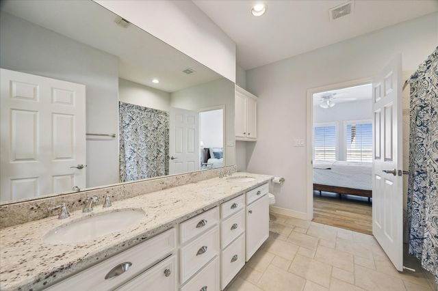 1554 Windsong Way, Tiki Island, TX 77554