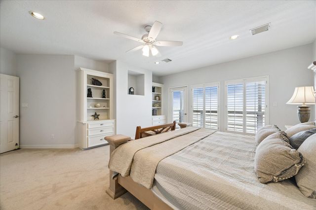 1554 Windsong Way, Tiki Island, TX 77554