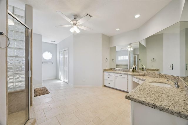 1554 Windsong Way, Tiki Island, TX 77554