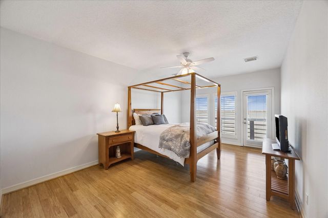 1554 Windsong Way, Tiki Island, TX 77554