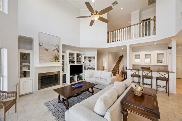 1554 Windsong Way, Tiki Island, TX 77554