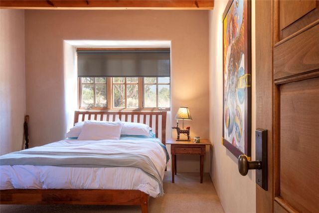 61 Three Rock Rd, Santa Fe, NM 87506