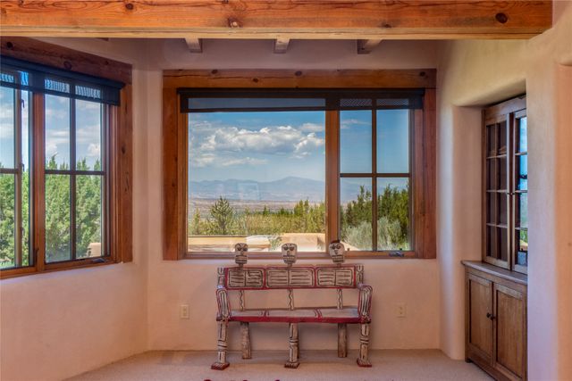 61 Three Rock Rd, Santa Fe, NM 87506