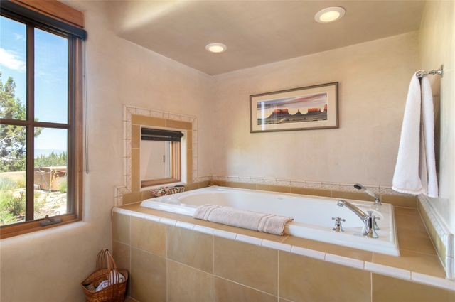 61 Three Rock Rd, Santa Fe, NM 87506