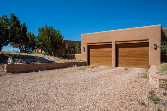 61 Three Rock Rd, Santa Fe, NM 87506