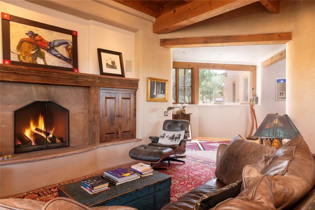 61 Three Rock Rd, Santa Fe, NM 87506