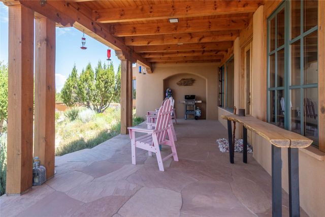 61 Three Rock Rd, Santa Fe, NM 87506