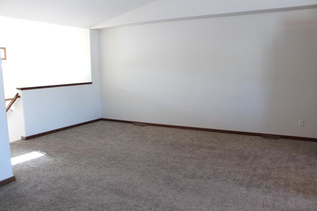 922 31st Avenue W, West Fargo, ND 58078