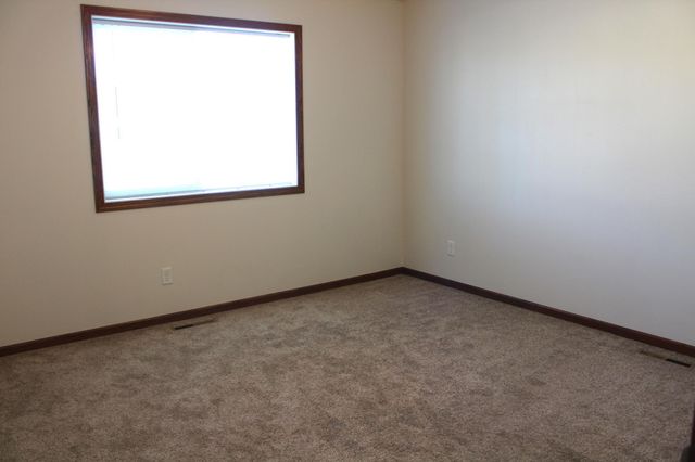 922 31st Avenue W, West Fargo, ND 58078