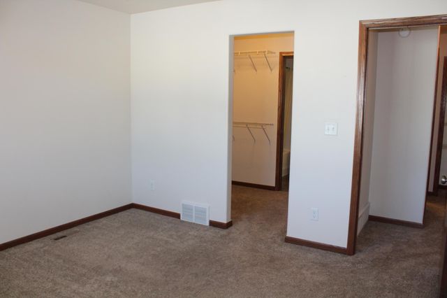 922 31st Avenue W, West Fargo, ND 58078