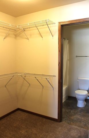 922 31st Avenue W, West Fargo, ND 58078