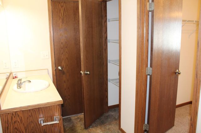 922 31st Avenue W, West Fargo, ND 58078