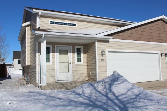 922 31st Avenue W, West Fargo, ND 58078