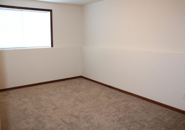 922 31st Avenue W, West Fargo, ND 58078