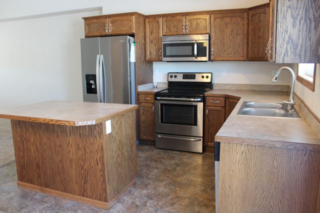 922 31st Avenue W, West Fargo, ND 58078