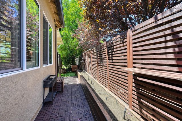 9313 Eagle Springs Pl, Roseville, CA 95747
