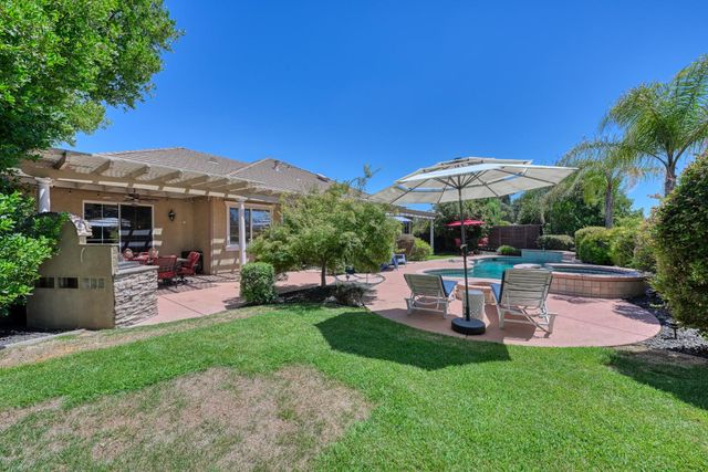 9313 Eagle Springs Pl, Roseville, CA 95747