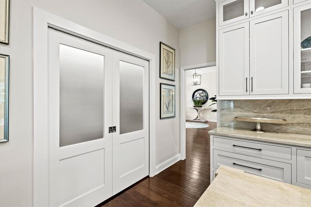 7305 LINKS COURT, Sarasota, FL 34243