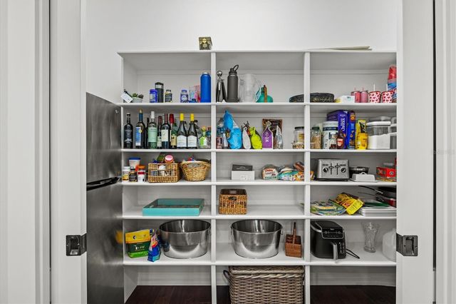 7305 LINKS COURT, Sarasota, FL 34243