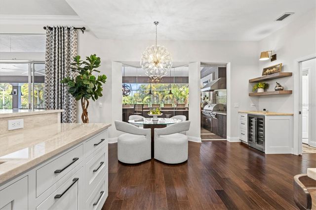 7305 LINKS COURT, Sarasota, FL 34243