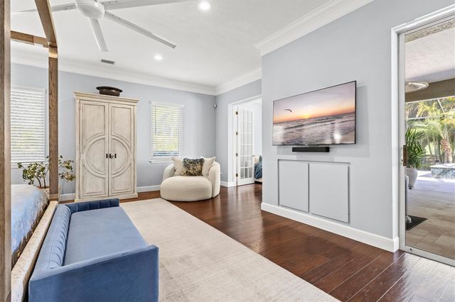 7305 LINKS COURT, Sarasota, FL 34243