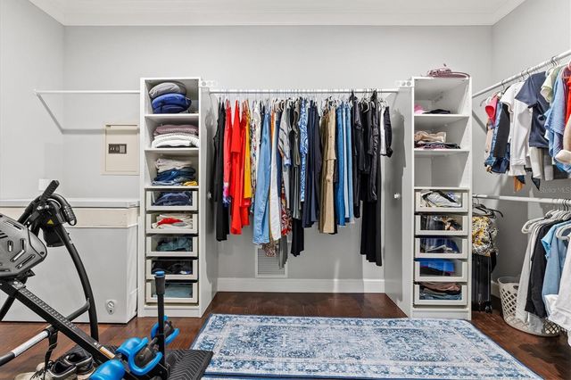 7305 LINKS COURT, Sarasota, FL 34243