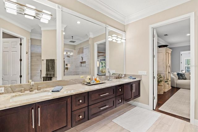 7305 LINKS COURT, Sarasota, FL 34243